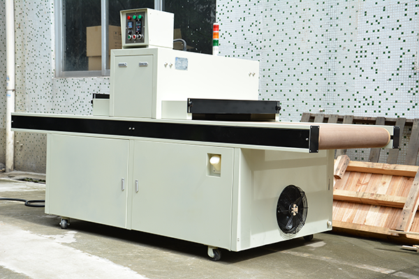 UVLED紫外光固化技術在家具與木制品中的應用 UVLED紫外光固化技術在家具與木制品中的應用